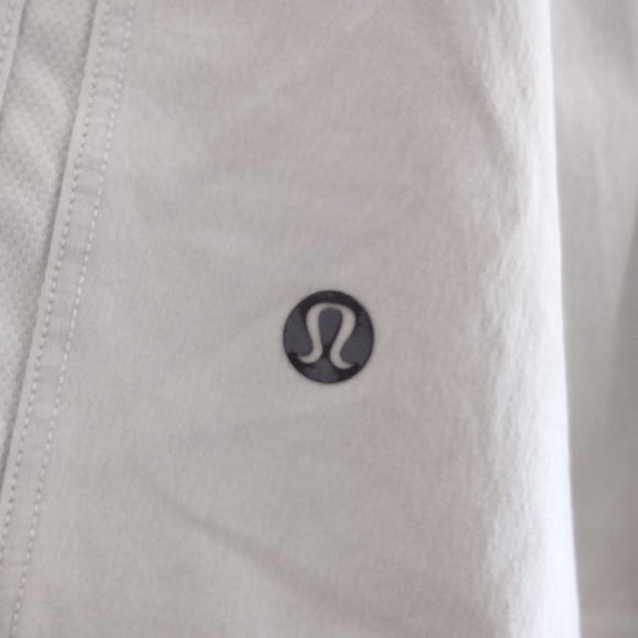 Lululemon Athletica Pacemaker Shorts - Picture 2 of 6